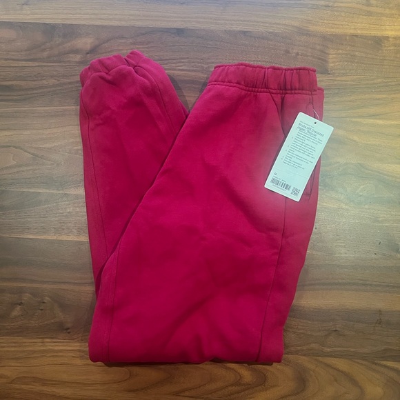 NWT Lululemon Scuba Mid-Rise Oversized Jogger Regular in Berry Rumble Medium - Picture 9 of 9